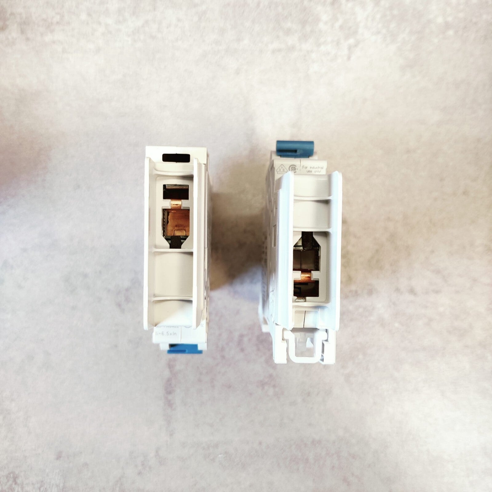 Allen Bradley - Boite de 2 disjoncteurs 1489-M1C100 SER.D, 1 pole, 10A3