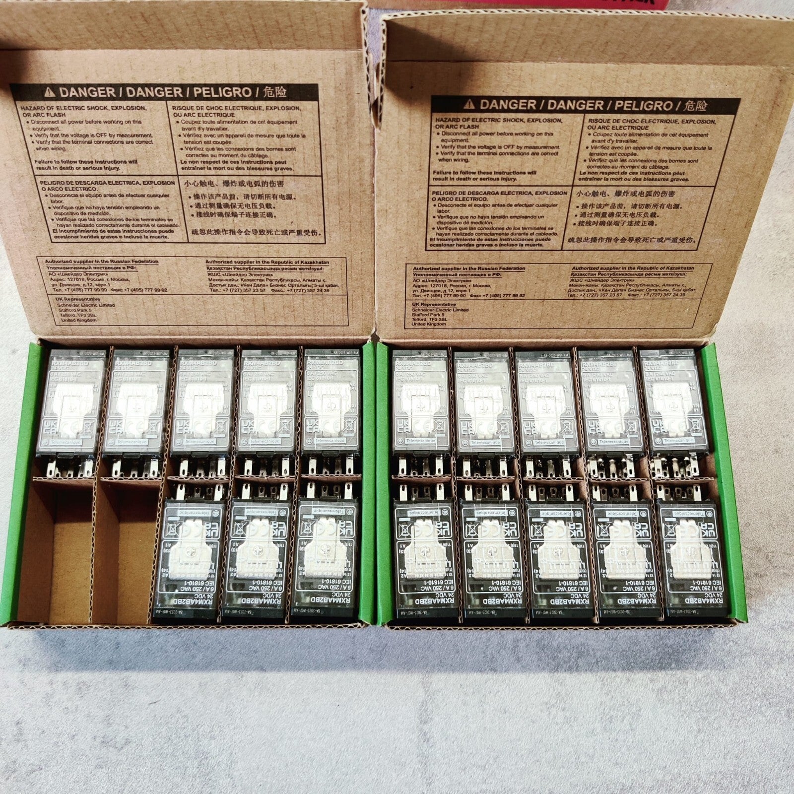 Schneider Electric - Lot de 18 Relay RXM Embrochables - RXM4AB2BD0