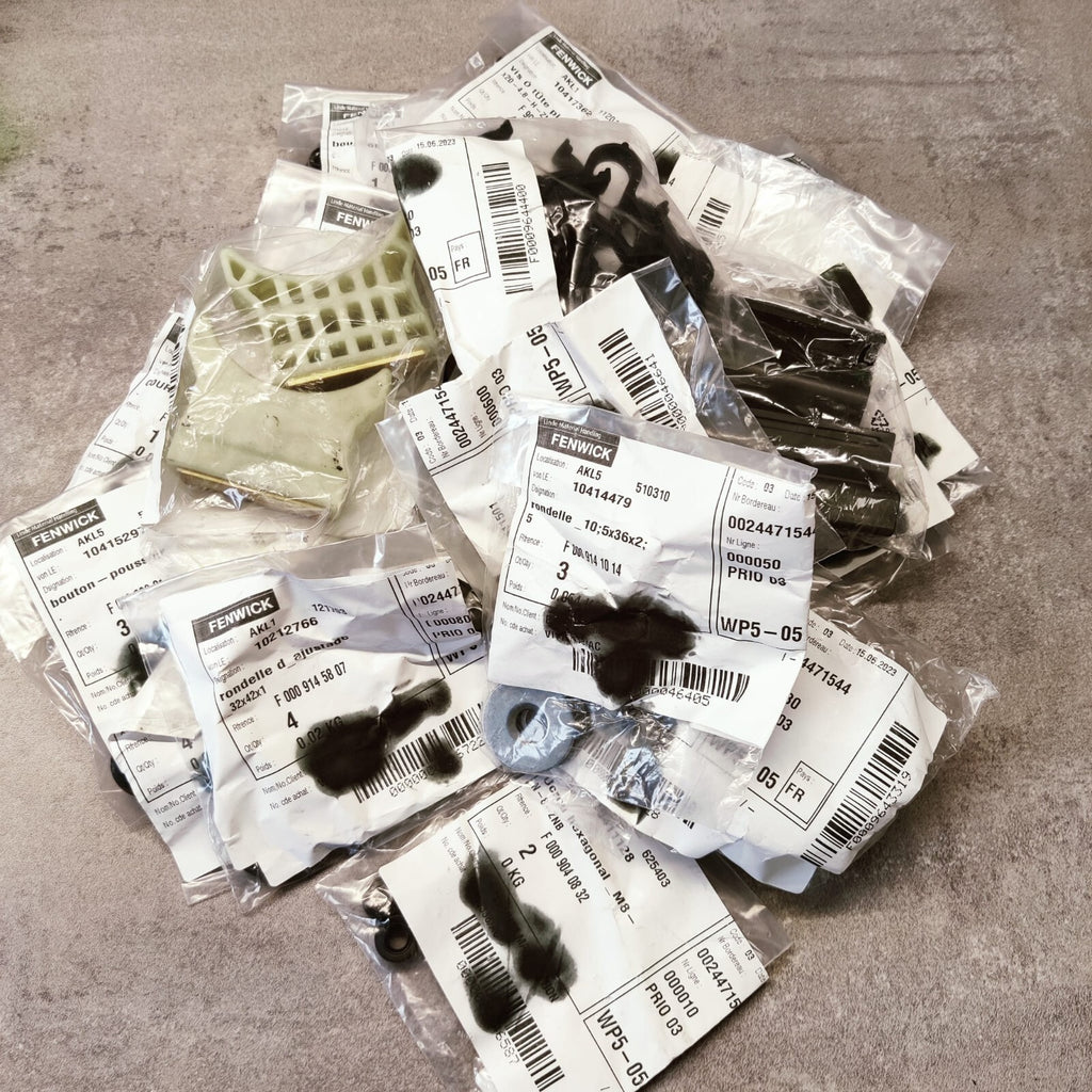 Lot de 22 pièces Linde Forklifts Fenwick0