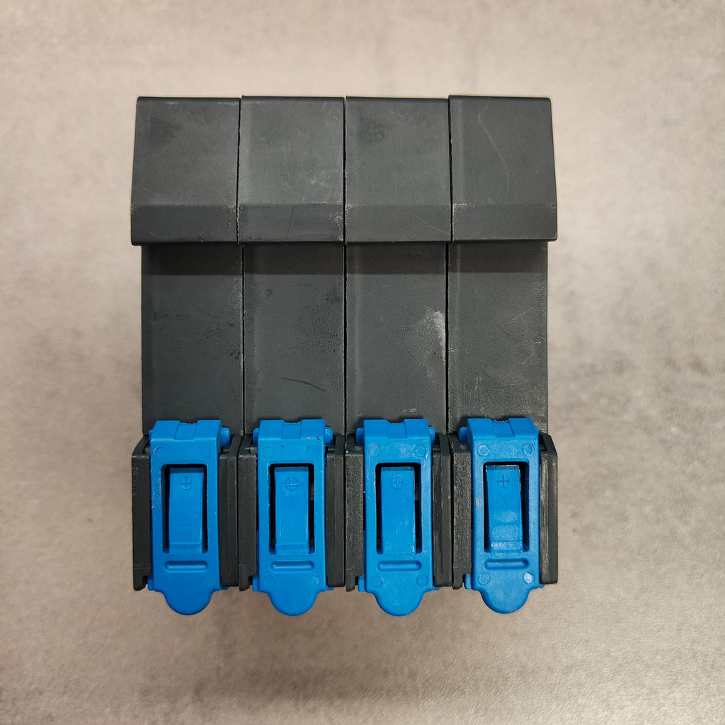 Lot de 4 porte-fusibles neutres Schneider Electric TeSys DF10N – 32 A – 10×38 mm